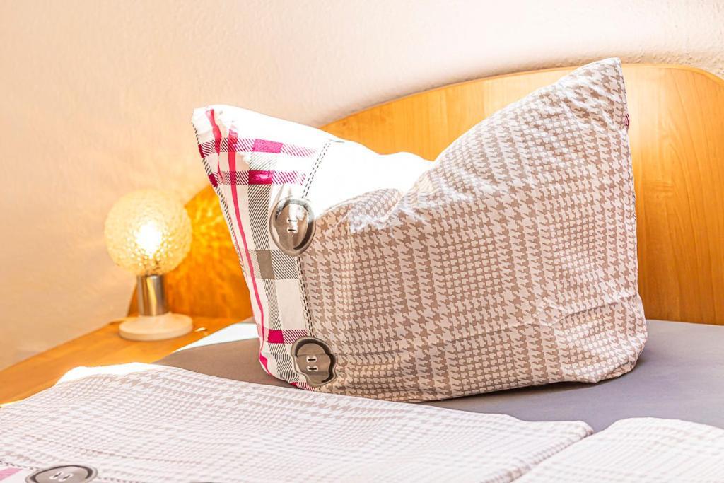 Ferienwohnung Am Walnussbaum Parchtitz Esterno foto